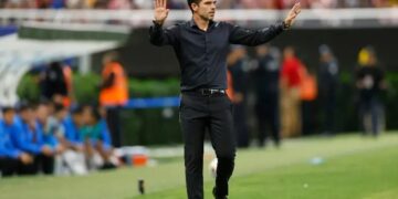 Gago se va de Chivas después del clásico, y ya tienen nuevo DT