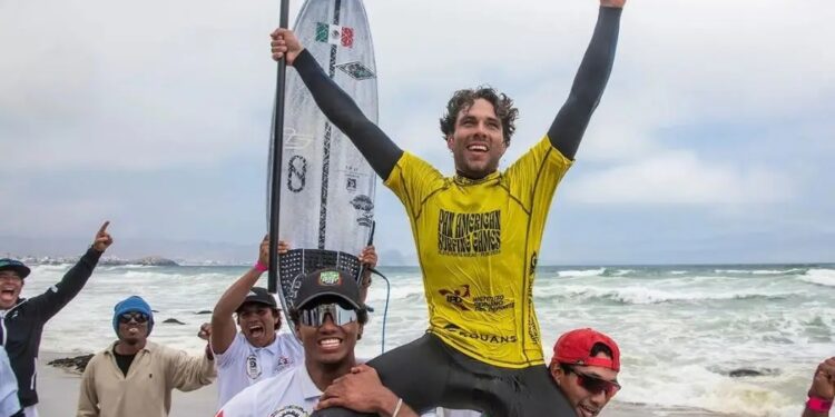 Surfista mexicano Sebastián Williams se lleva el oro en los Juegos Panamericanos de Perú